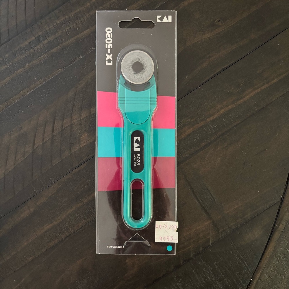 Kai CX-5020 Rotary Cutter in Teal and Black for Sewing & Crafts